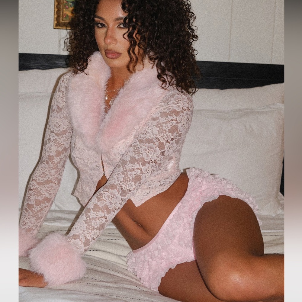 Windsor Sweet Drama Removable Faux Fur Lace Cardigan